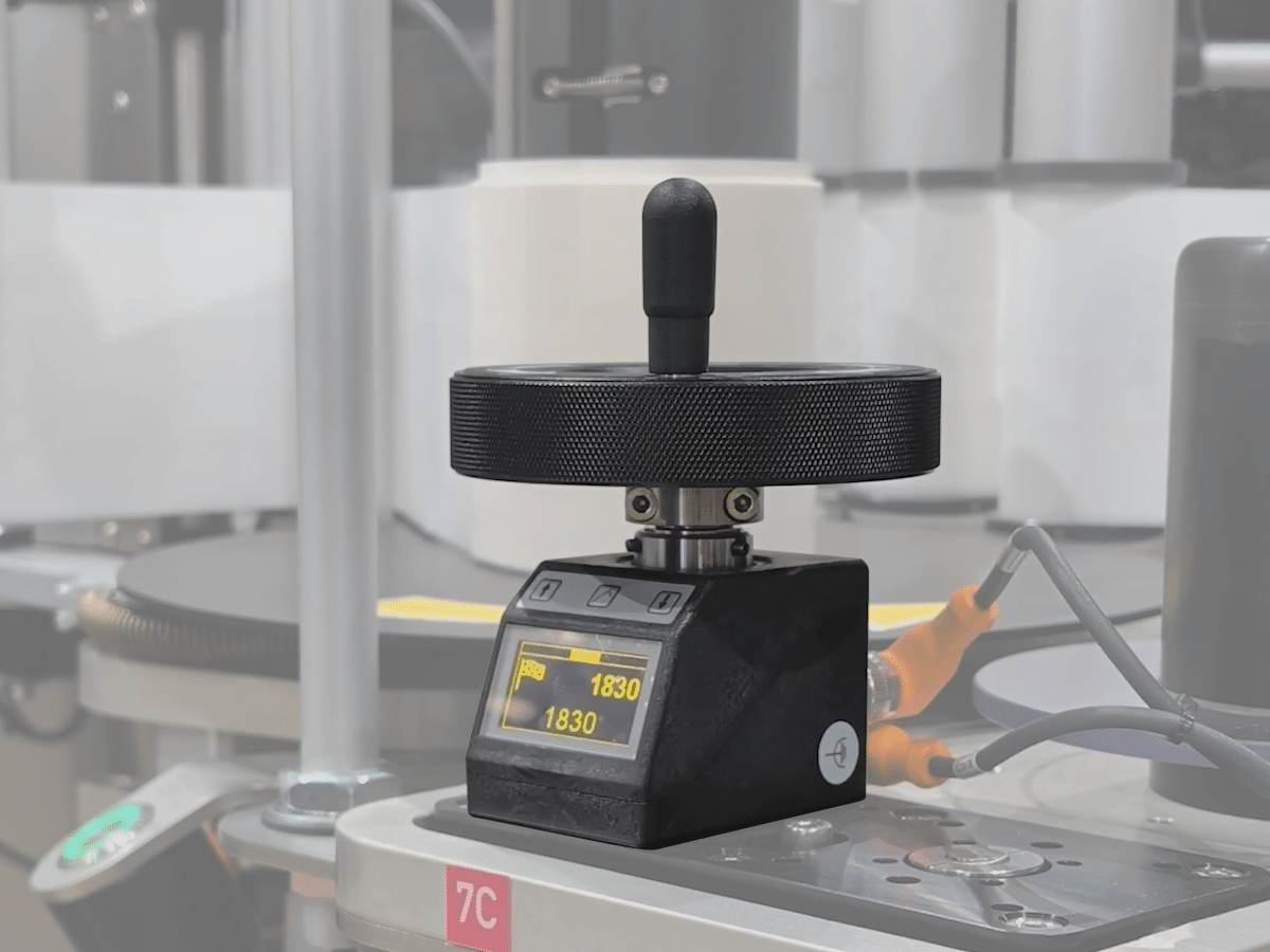 8000-digital-dials-tilt 8000-digital-dials-tilt